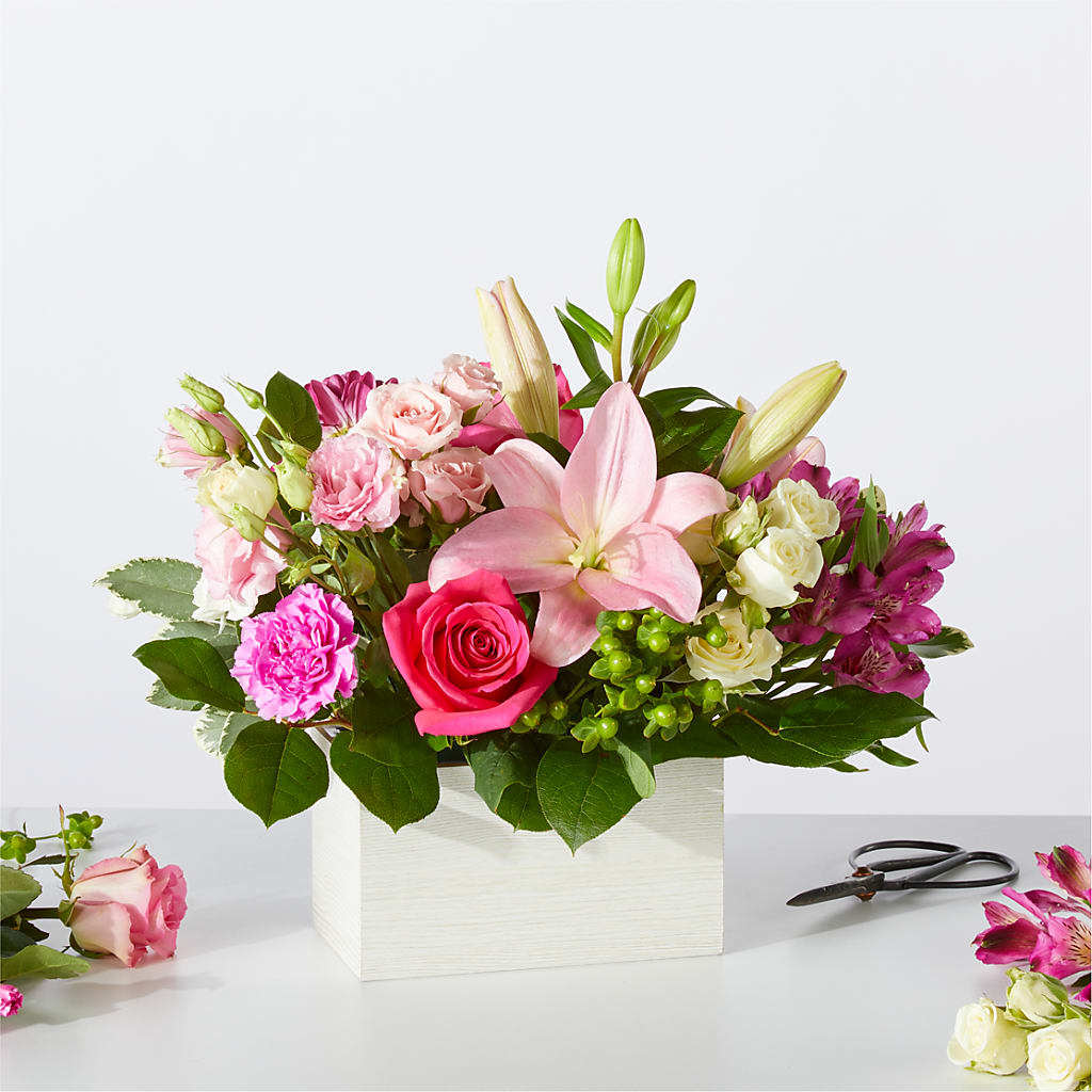 Sweetberry Box – A Florist Original – AZAR FLRST INC/NEWPORT BEACH FLRST & GDN, Irvine CA