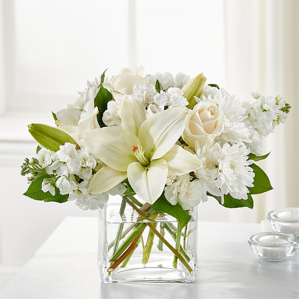 Gentle Breeze Bouquet – AZAR FLRST INC/NEWPORT BEACH FLRST & GDN, Irvine CA
