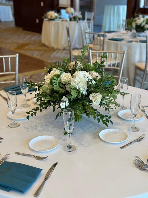 Snowflake Celebration – AZAR FLRST INC/NEWPORT BEACH FLRST & GDN, Irvine CA