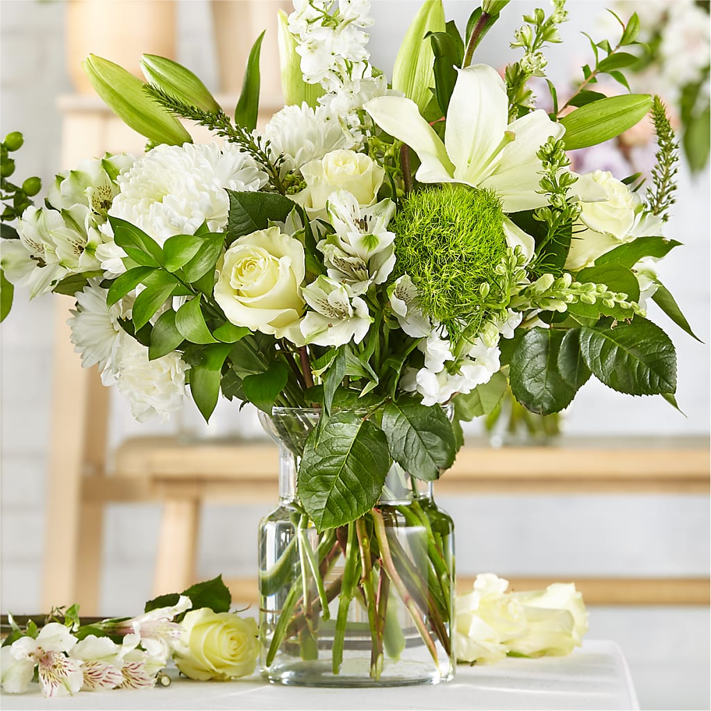 Classic Ivory – A Florist Original – AZAR FLRST INC/NEWPORT BEACH FLRST & GDN, Irvine CA