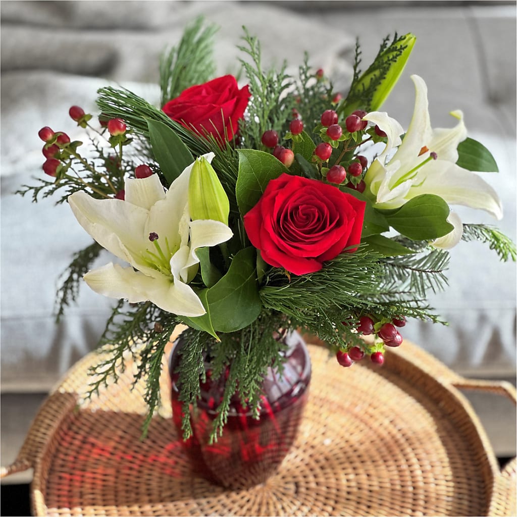 Evergreen Delight Bouquet – AZAR FLRST INC/NEWPORT BEACH FLRST & GDN, Irvine CA