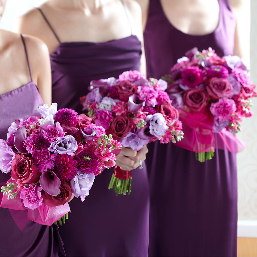 Bridesmaid's Garden Bouquet – AZAR FLRST INC/NEWPORT BEACH FLRST & GDN, Irvine CA