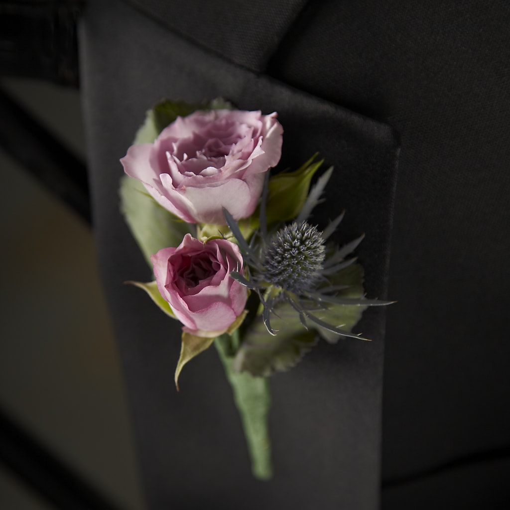 Veronica Boutonniere – AZAR FLRST INC/NEWPORT BEACH FLRST & GDN, Irvine CA