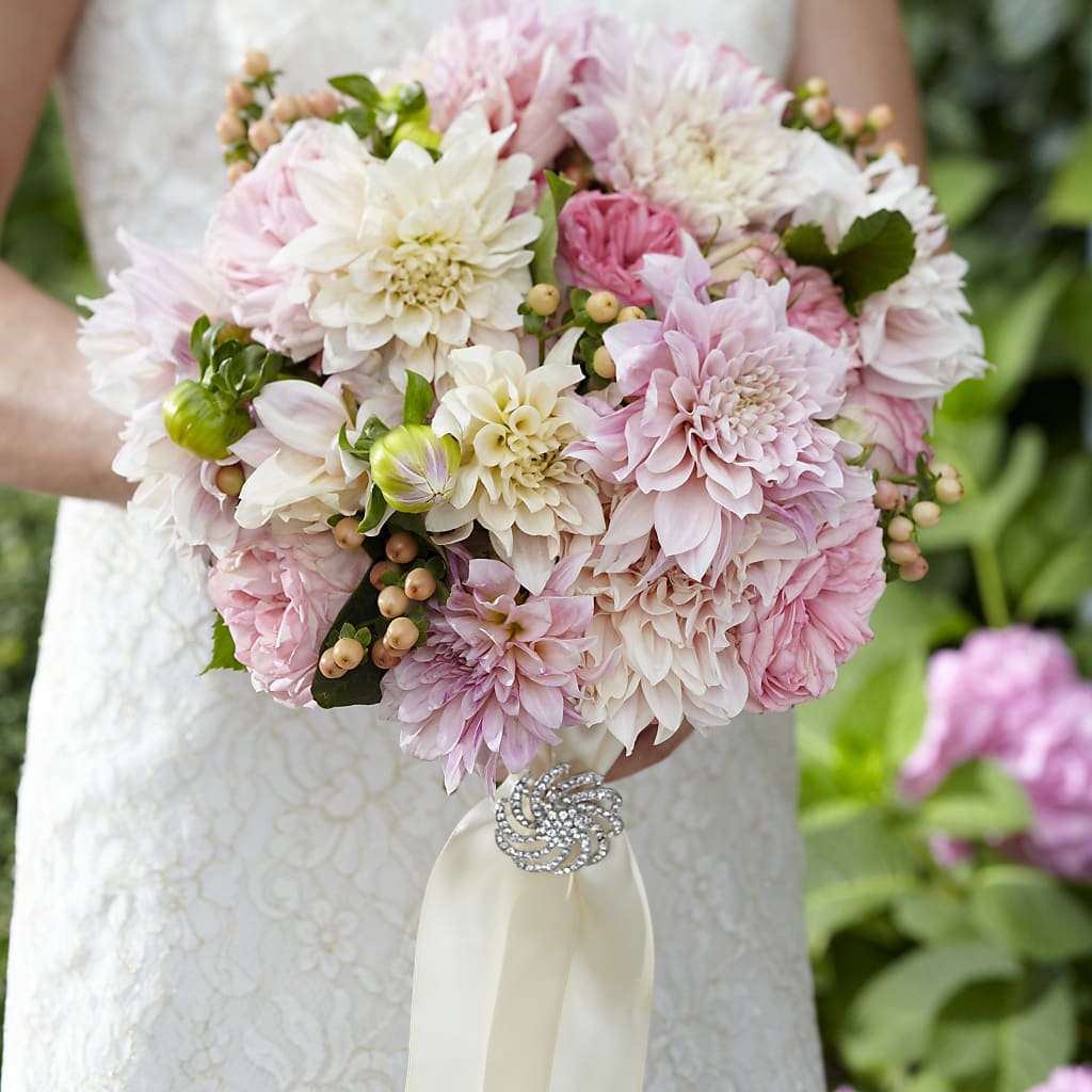 Heart's Promise Bouquet – AZAR FLRST INC/NEWPORT BEACH FLRST & GDN, Irvine CA