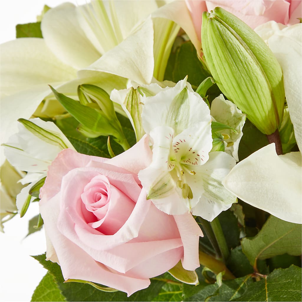 Kindhearted Bouquet – AZAR FLRST INC/NEWPORT BEACH FLRST & GDN, Irvine CA