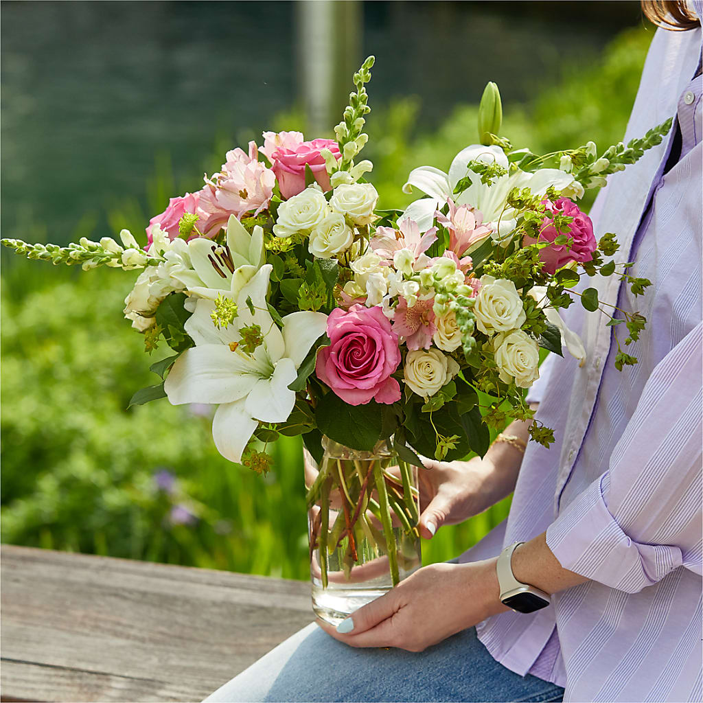 Fondly Bouquet – AZAR FLRST INC/NEWPORT BEACH FLRST & GDN, Irvine CA