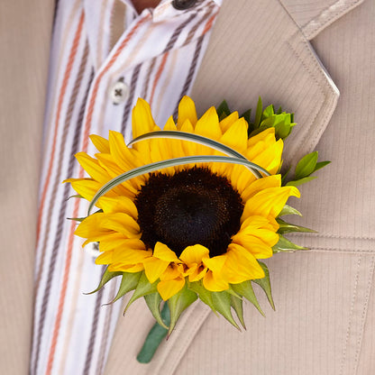 Free Spirit Boutonniere – AZAR FLRST INC/NEWPORT BEACH FLRST & GDN, Irvine CA